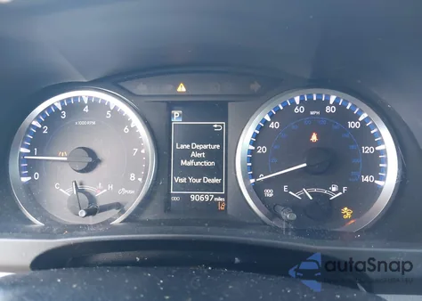 2018 Toyota Highlander Le Plus из США, поврежденный, VIN 5TDBZRFH2JS801253